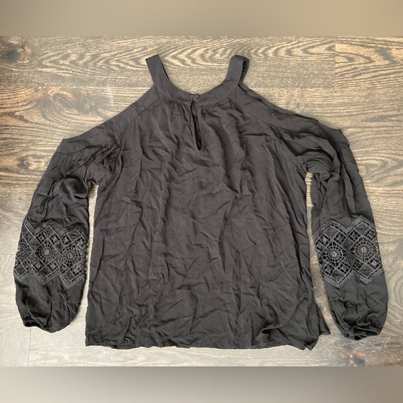 Express Black Embroidered Cold Shoulder Top Women’s Size M - Picture 4 of 9